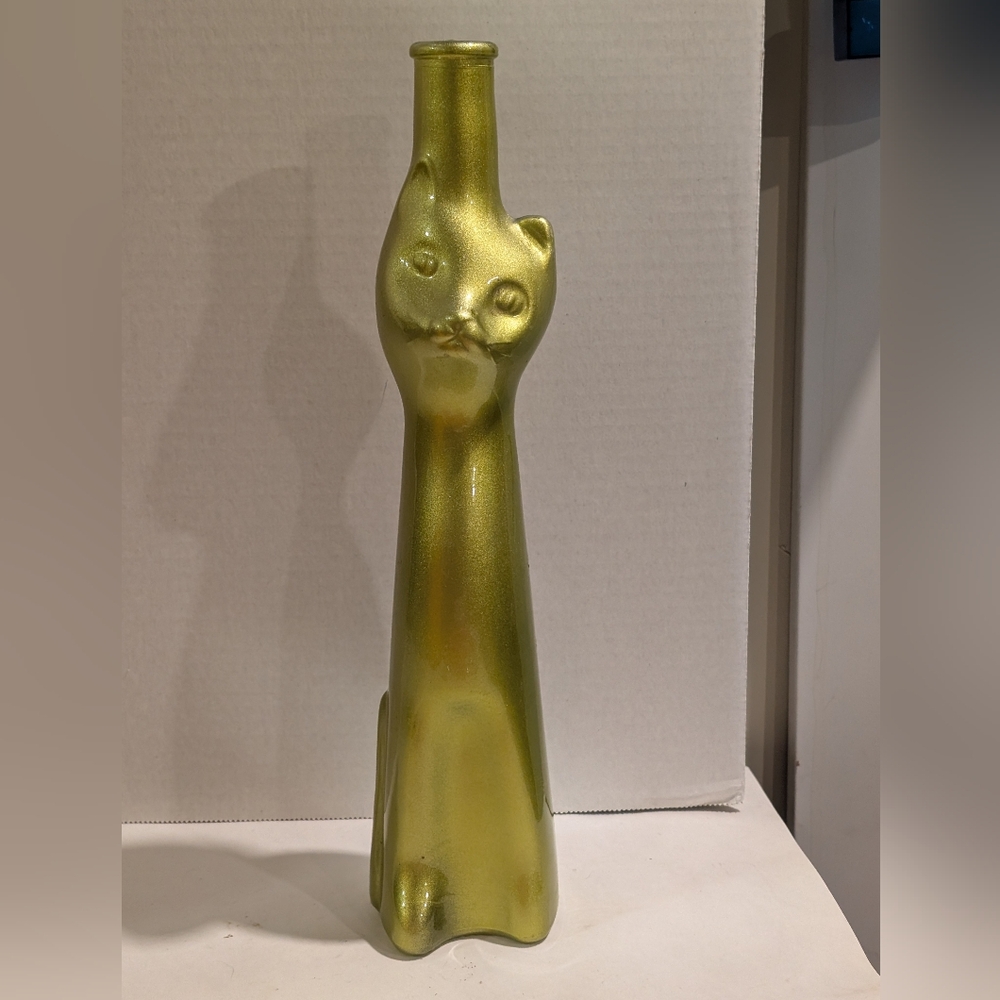 Gold Bronze Happy Cat Mosel Riesling Rheinhessen Germany Wine Bottle